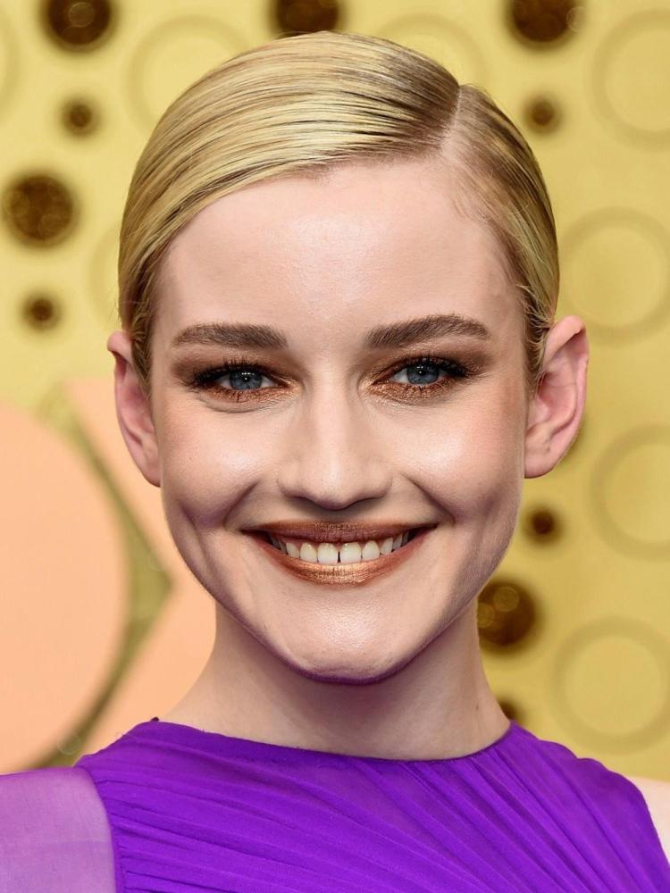 Photo of Julia Garner