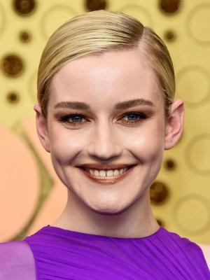 Julia Garner