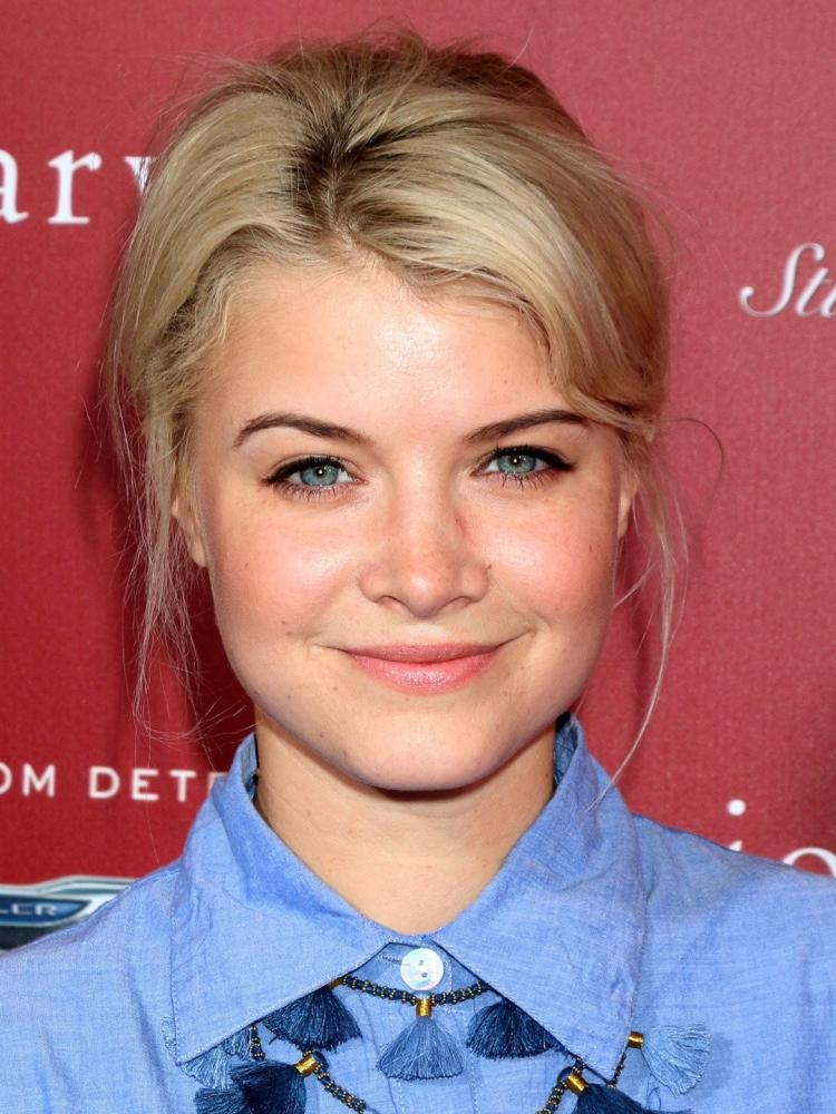 Photo of Sarah Jones