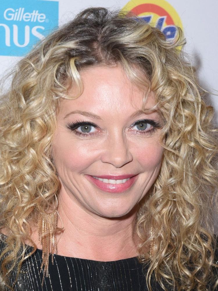 Photo of Amanda Detmer