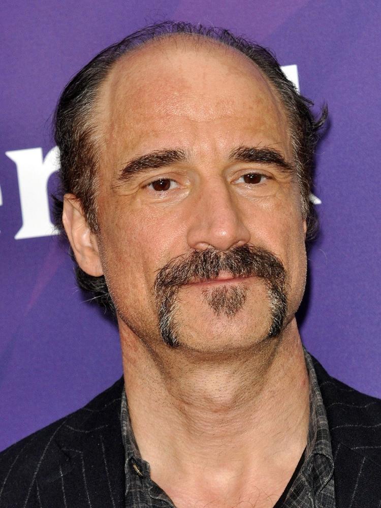 Photo of Elias Koteas