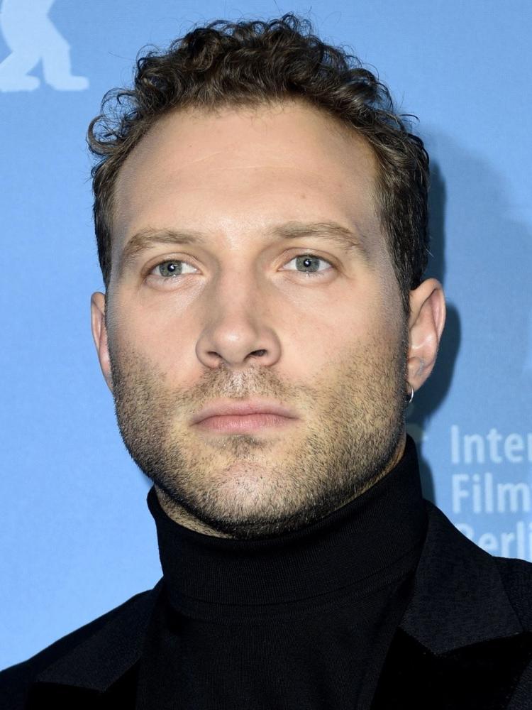 Photo of Jai Courtney