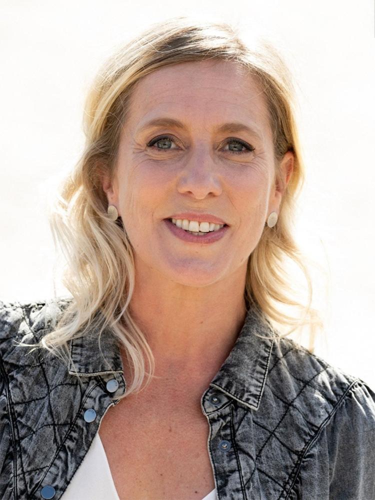Photo of Andrea Bescond