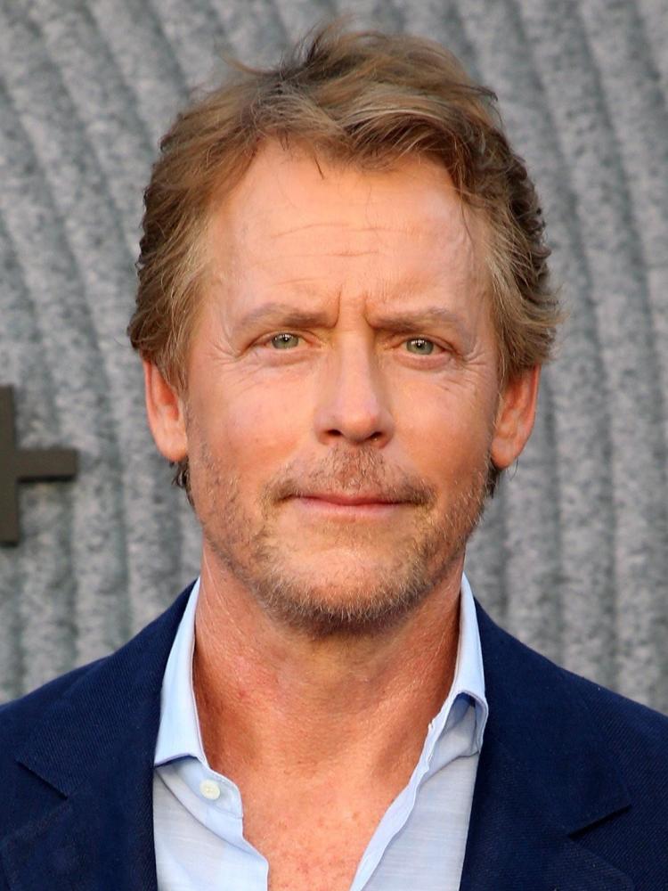 Photo of Greg Kinnear