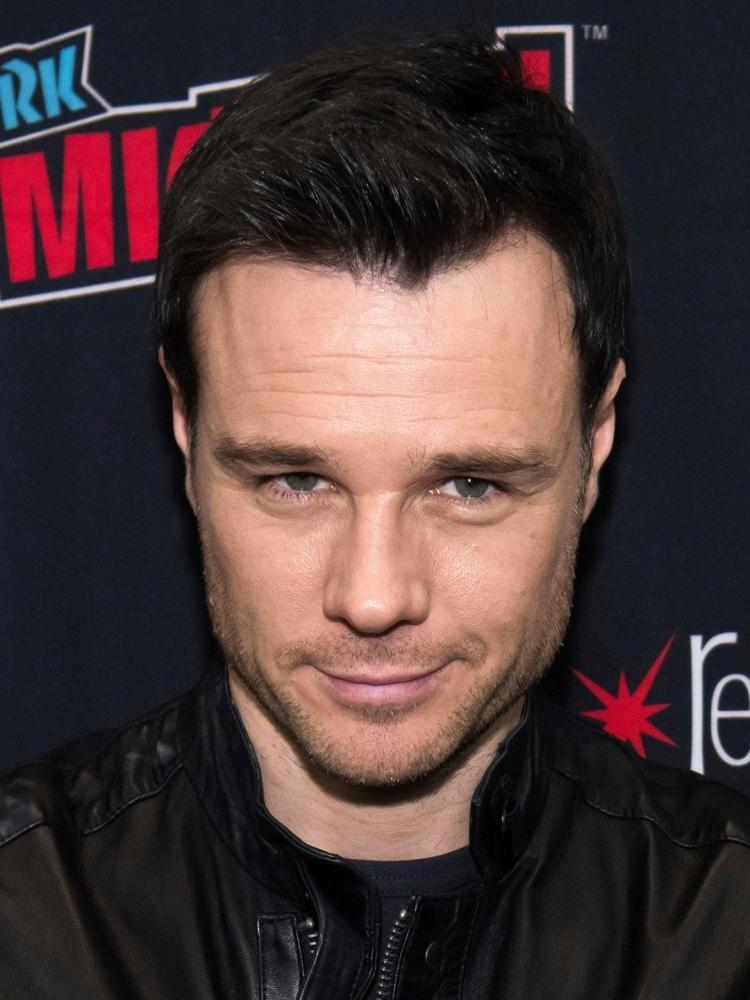 Photo of Rupert Evans