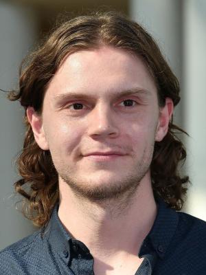 Evan Peters