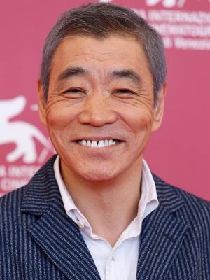 Akira Emoto