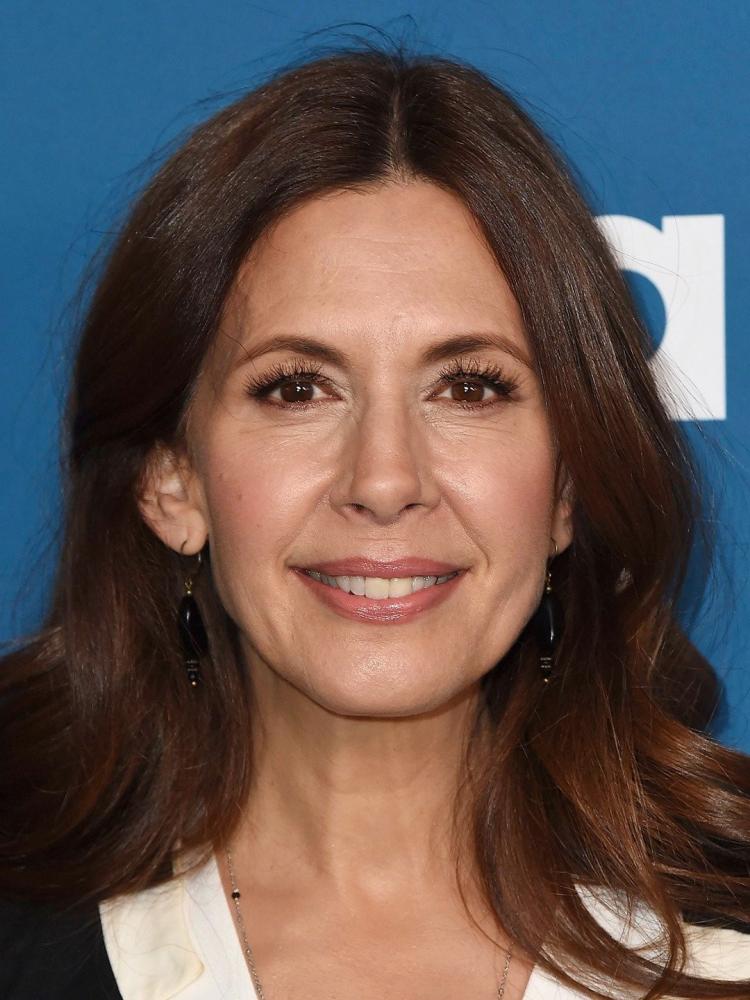 Photo of Jessica Hecht