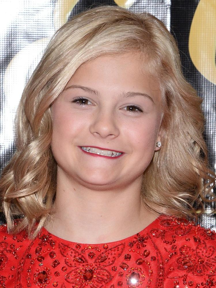 Photo of Darci Lynne Farmer
