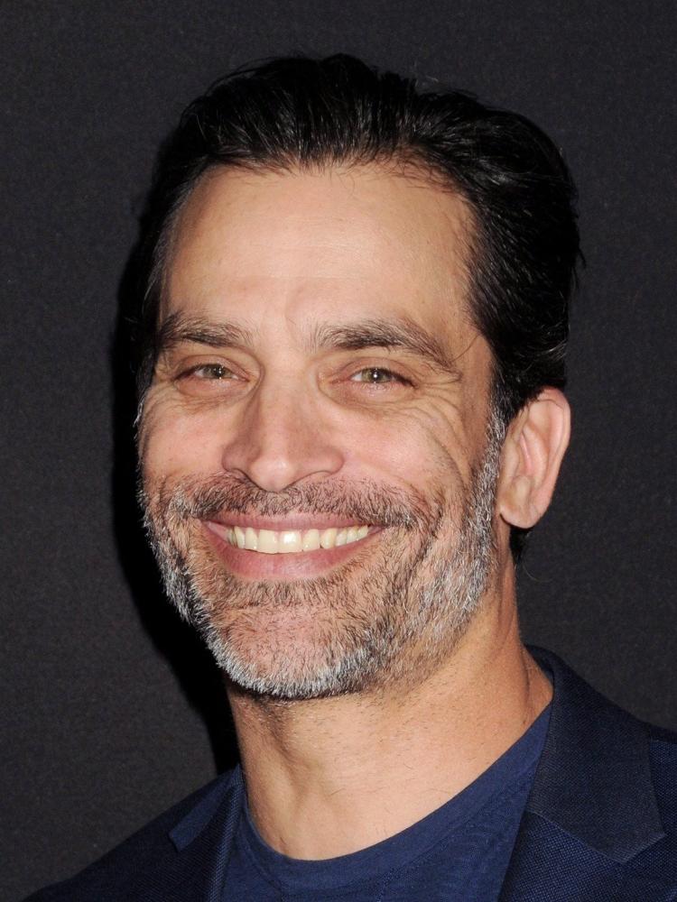Photo of Johnathon Schaech