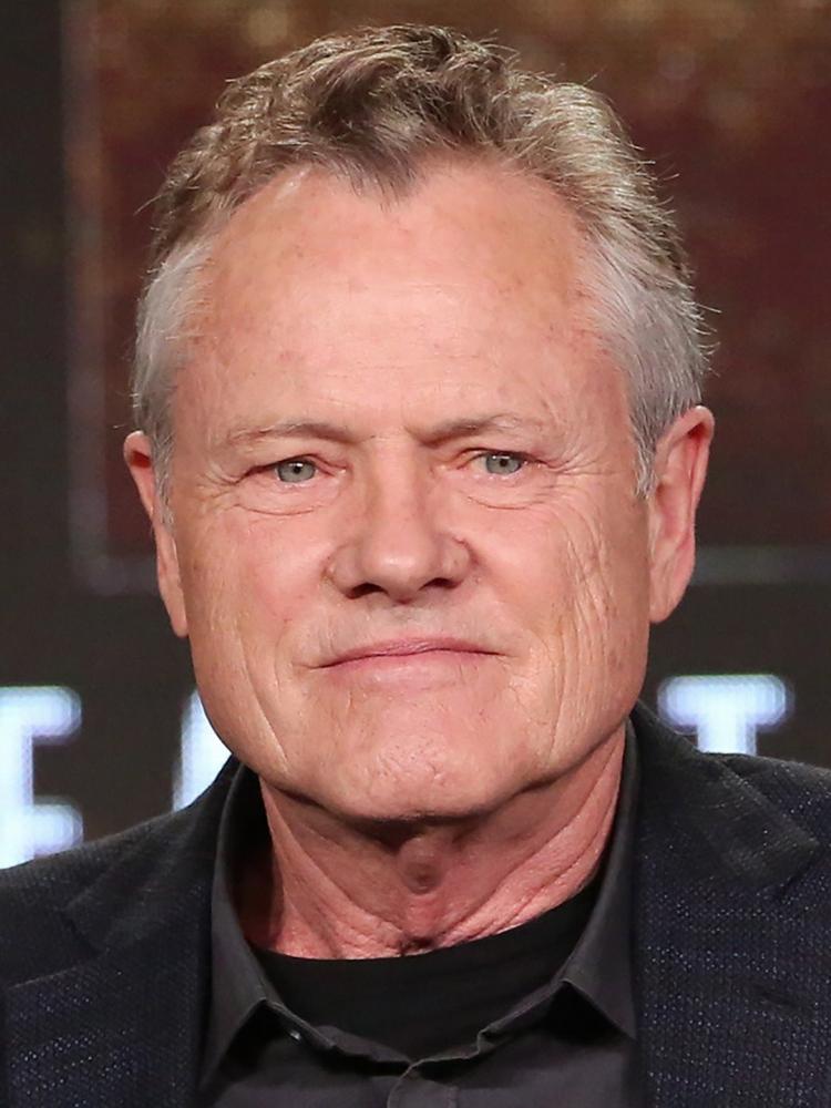 Photo of William Broyles Jr.