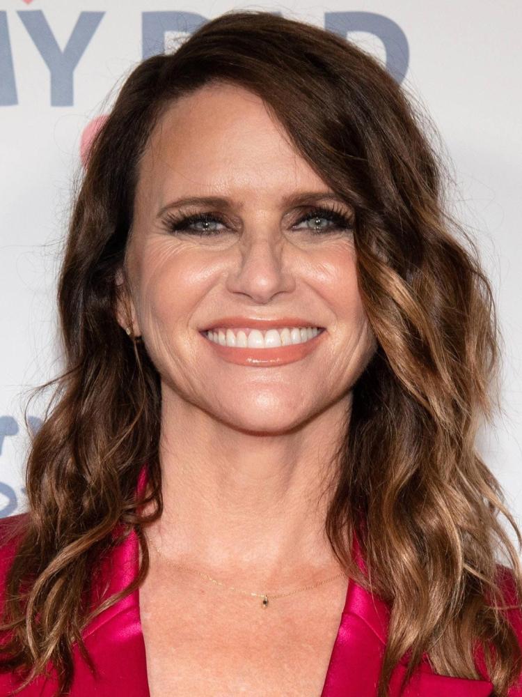 Photo of Amy Landecker