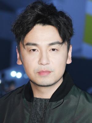 Jiayin Lei