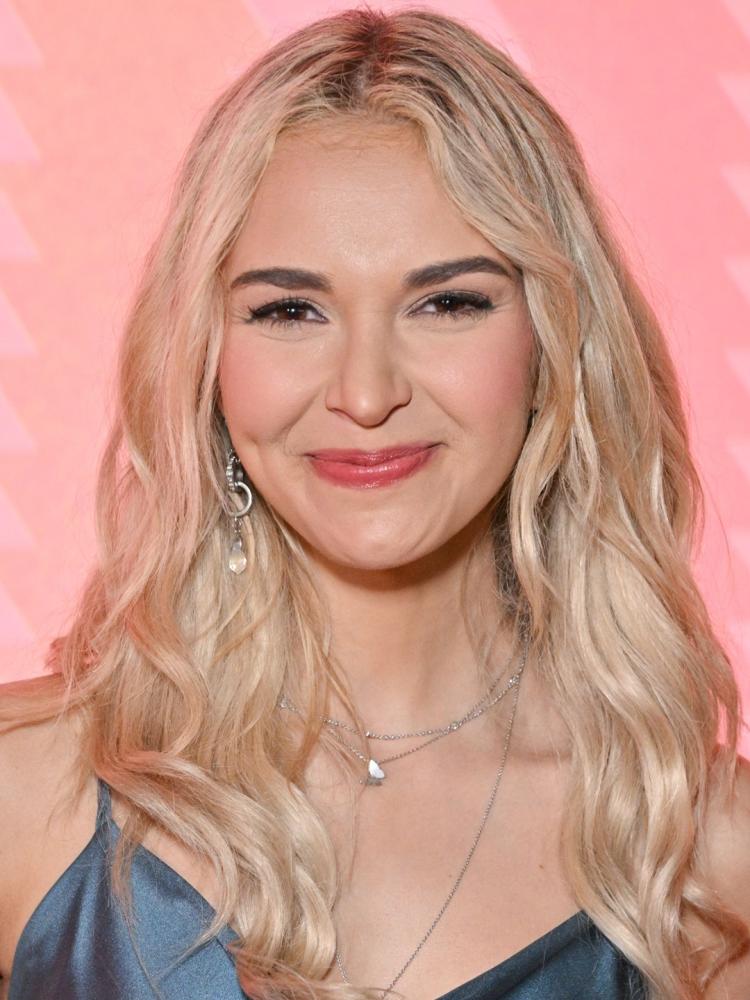 Photo of Nikki Roumel