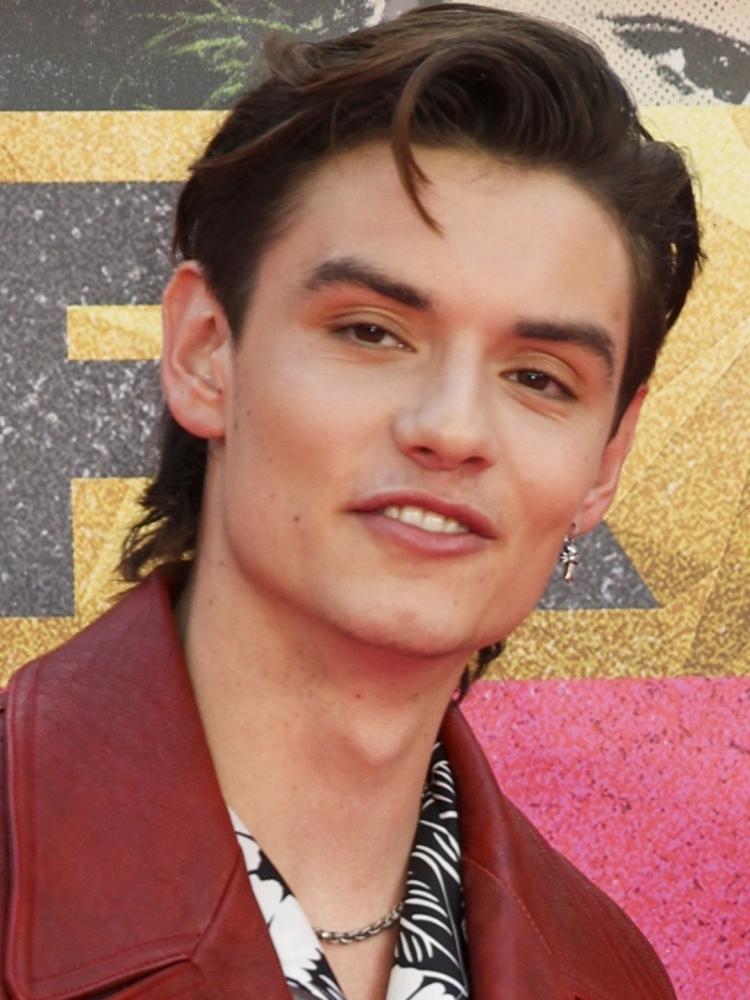 Photo of Louis Partridge