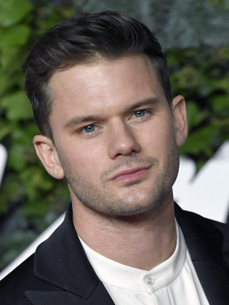 Photo of Jeremy Irvine