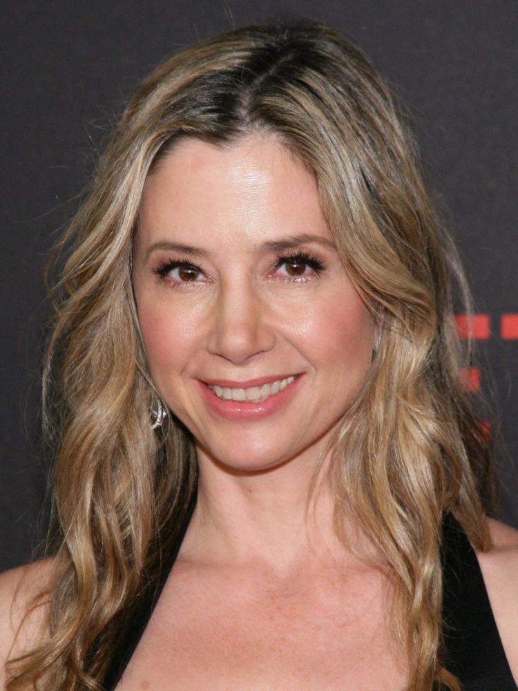 Photo of Mira Sorvino