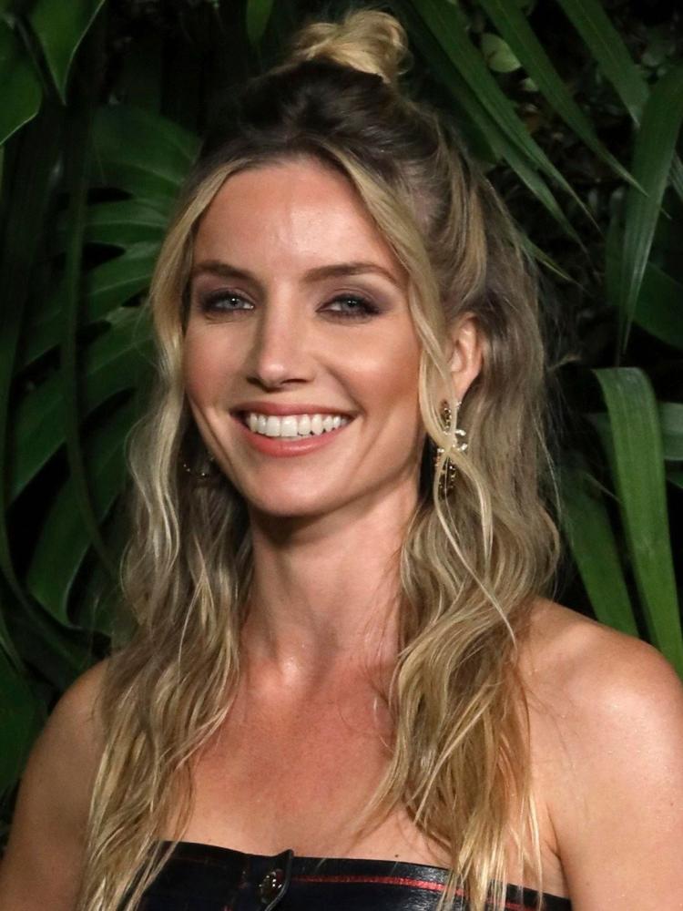 Photo of Annabelle Wallis