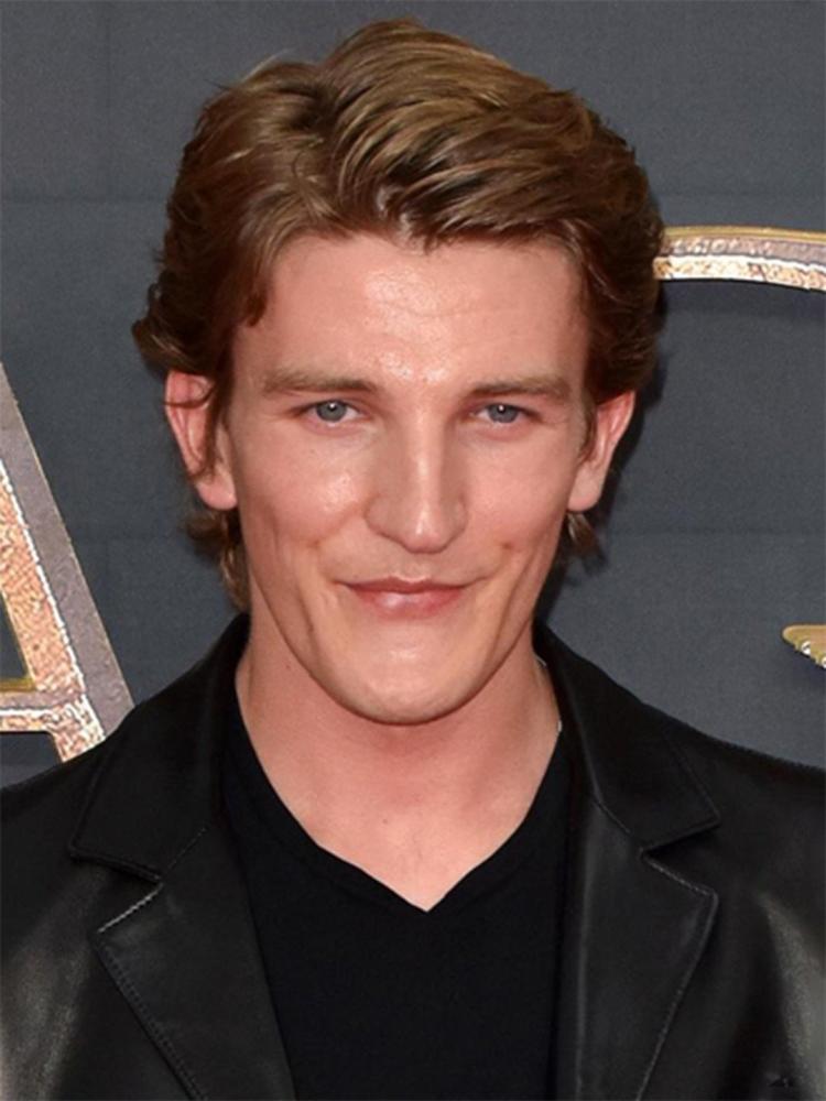 Photo of Ewan Mitchell