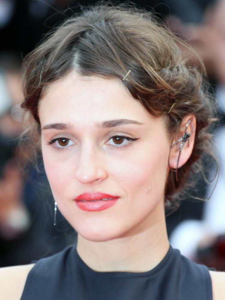 Photo of Lola Bessis