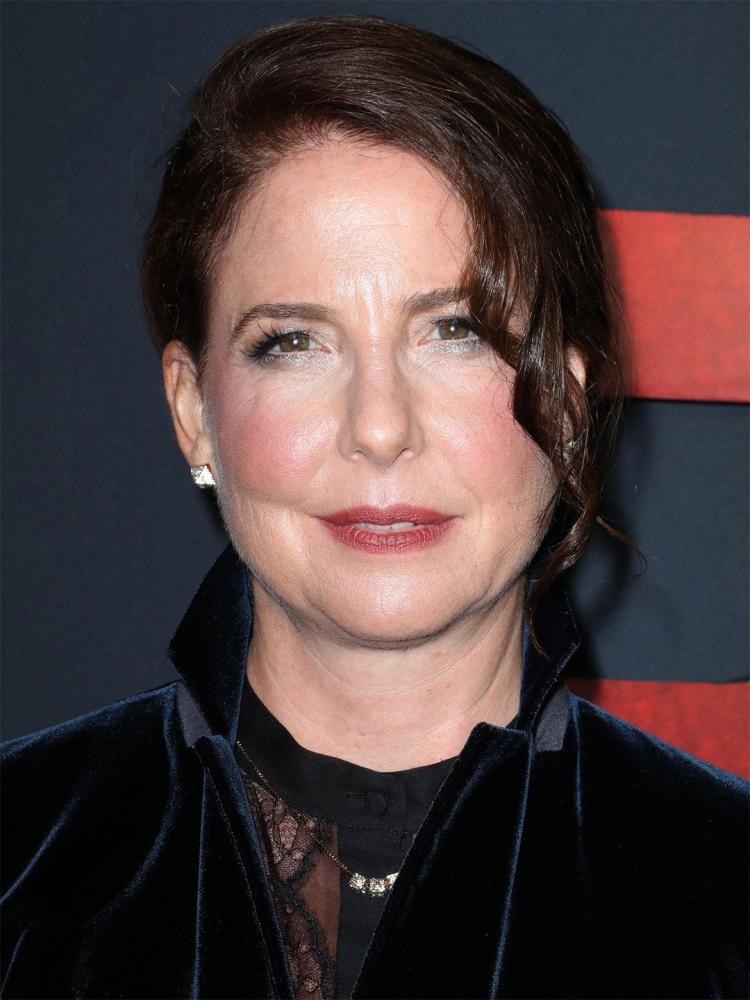 Photo of Robin Weigert