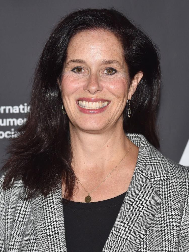 Photo of Elise Pearlstein