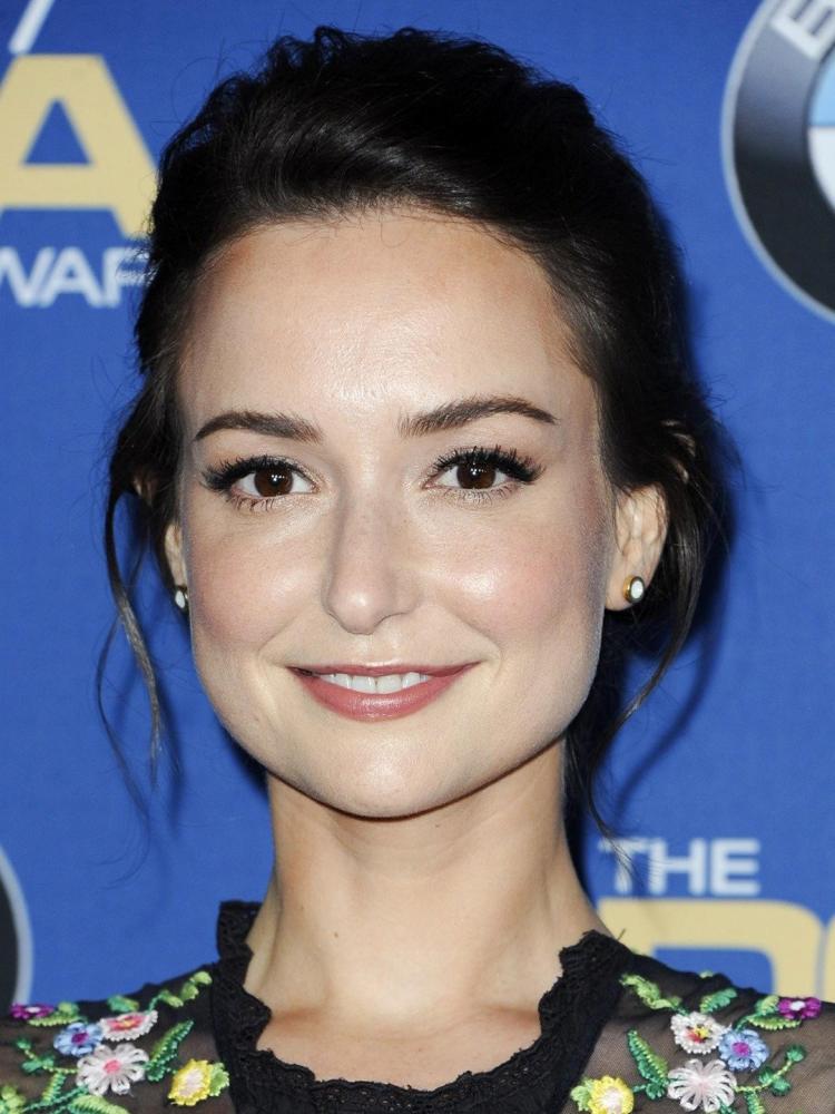 Photo of Milana Vayntrub