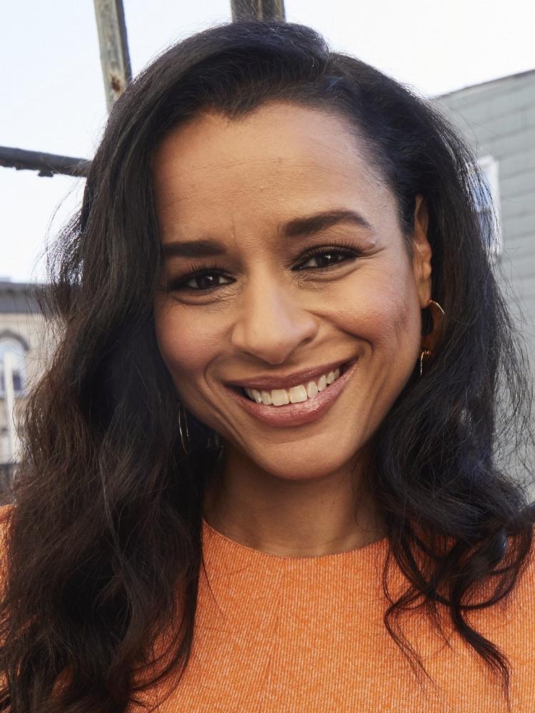 Photo of Sarah Cooper