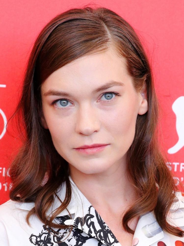 Photo of Hannah Gross