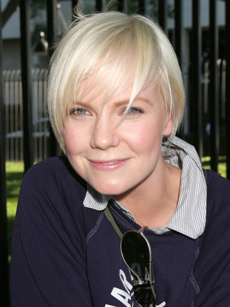 Photo of Laura Harris
