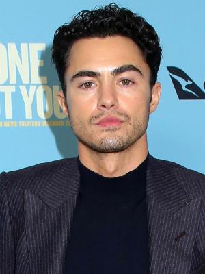 Darren Barnet