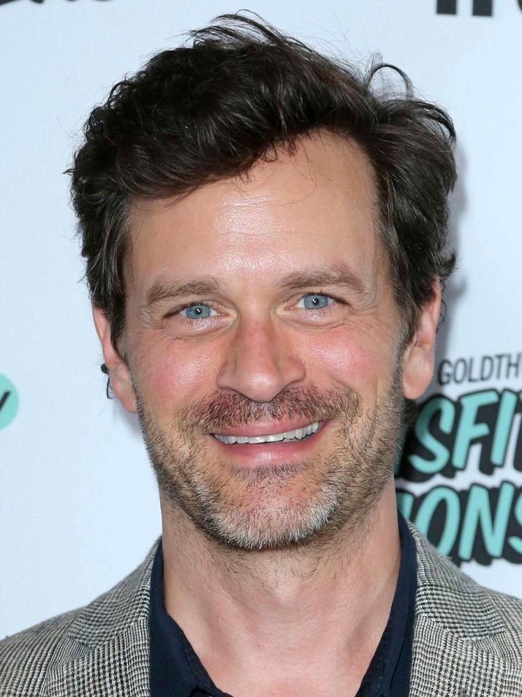 Photo of Tom Everett Scott