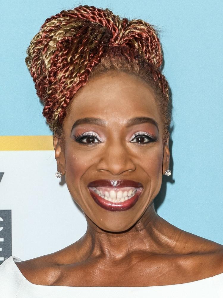 Photo of Lisa Nichols