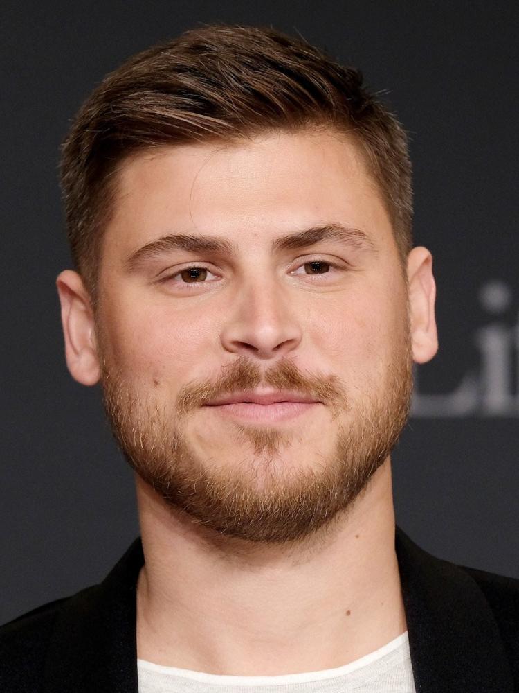 Photo of Cory Asbury