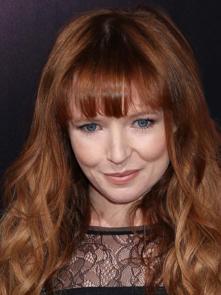Photo of Stef Dawson