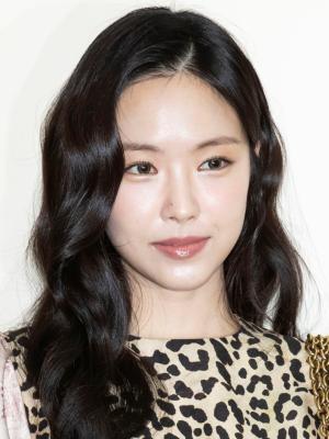 Son Na-eun