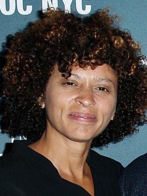 Nadia Hallgren
