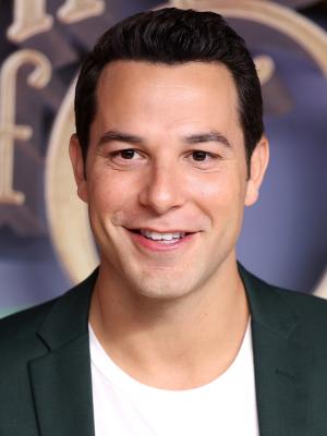Skylar Astin