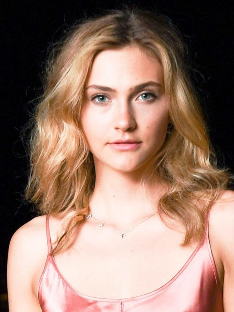 Photo of Emily Hall