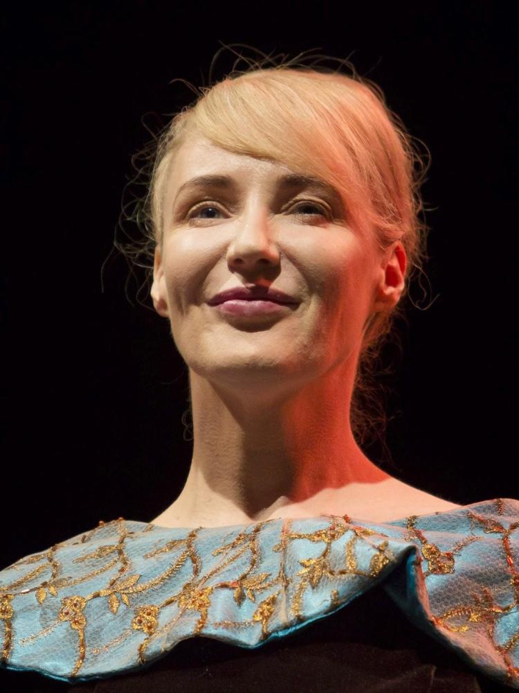 Photo of Lisa Gerrard