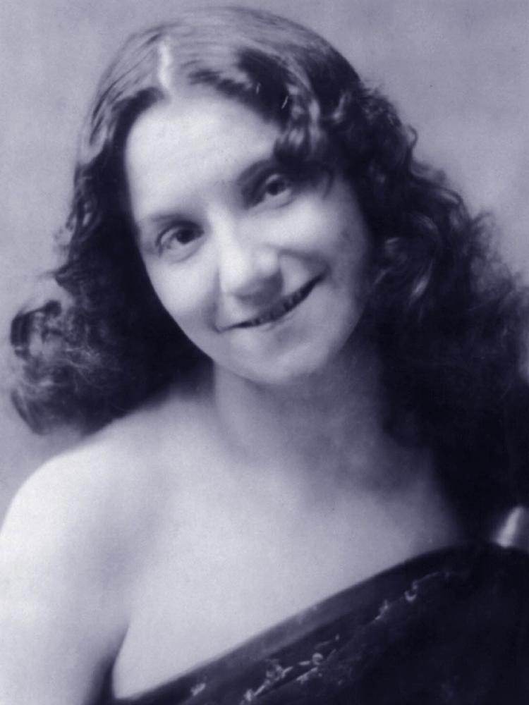 Photo of Yvette Guilbert